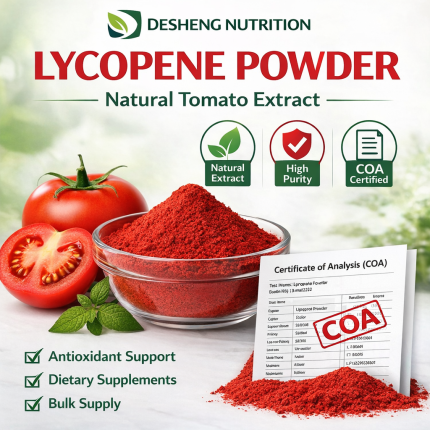 Desheng Nutrition Polvere di licopene dall'estratto naturale di pomodoro in una ciotola di vetro trasparente, con pomodoro fresco e Certificato di Analisi (COA), evidenziando l'elevata purezza, supporto antiossidante, e fornitura all'ingrosso di integratori alimentari e applicazioni nutraceutiche
